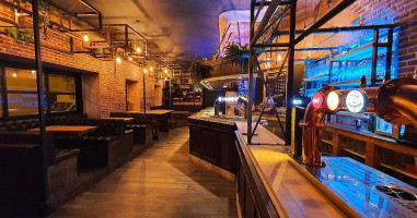 Le Corsaire Pub inside