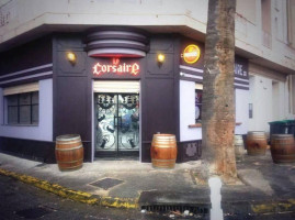 Le Corsaire Pub outside