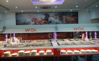 Royal Wok outside