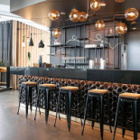 Le P'tit Bouchon Dentro