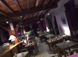 Fournil Des Antiquaires inside