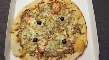 La Pat'a Pizza food