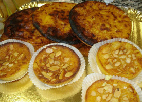 Pastelaria Ely food