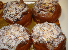 Pastelaria Ely food