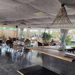 La Piscine Summer Club À l'intérieur