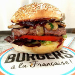 Little Jeanne Burgers Nourriture