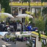 Auberge du Saint-Graal outside