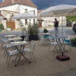 Auberge du Saint-Graal outside