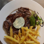 Auberge du Saint-Graal food