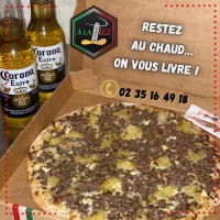 À La Pizz menu