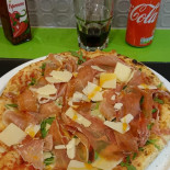 Pizza Folies food