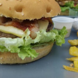 Gigi Burgers Comida