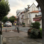 Gigi Burgers Exterior