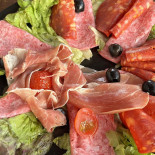 Le Grillon Nourriture