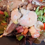 Le Grillon Nourriture