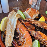 Le Grillon Nourriture