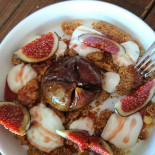 Les Passantes Comida