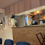 Les Passantes Dentro