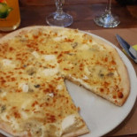 Entre-nous Pizza Ambon Food