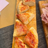 Taverne Karlsbraeu Bonsecours food