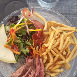 Bistrot De La Plage food