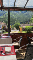 Aux Quatre Saisons outside