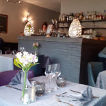 Le Bistrot De Pierre inside