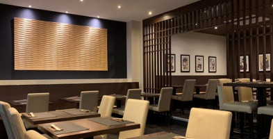 sushi raku inside