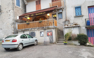 Cafe De Londres outside