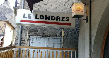Cafe De Londres outside