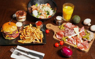 Pub Les Coulisses food