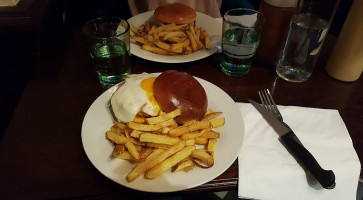 Pub Les Coulisses food