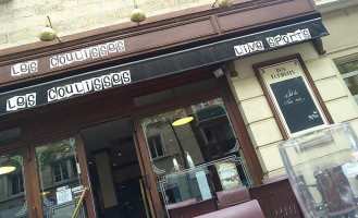 Pub Les Coulisses outside