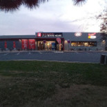 A La Bonne Heure outside