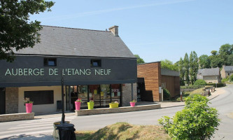 Auberge de l'Etang Neuf outside