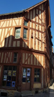 La Brasserie Du Pont outside
