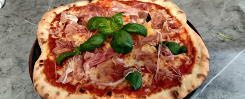 Le 3 Farfalle food