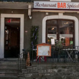 La Maison Des Toqués outside