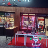 L'en Avant Café outside