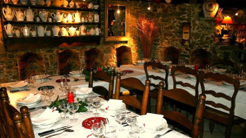 La Table Gourmande De Ghislaine Pot inside