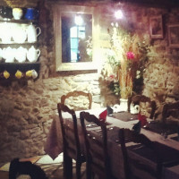La Table Gourmande De Ghislaine Pot inside