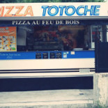 Pizza Totoche outside