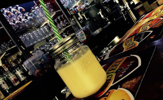 L'Entracte Brasserie drink