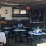 La Cabane De Tony inside