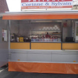 Corinne Et Sylvain Le Sel Et Ses Frites outside