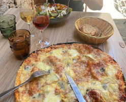 Pizzeria La Romaine food