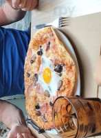 Pizzeria La Romaine food
