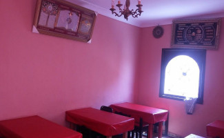 مطعم و فران لحسن Dentro