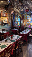 Chez Claodio inside