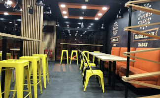 Twin's Tacos Rabat Agdal inside